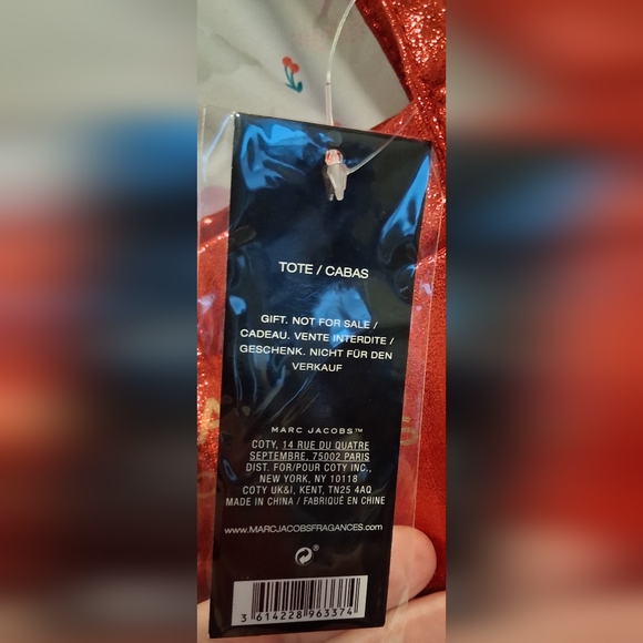 NWT Marc Jacobs Daisy Red Sparkle XL Casual Everyday Shopping Travel Beach Tote - Picture 11 of 12